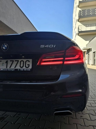 BMW Seria 5 cena 139999 przebieg: 210000, rok produkcji 2017 z Warszawa małe 379